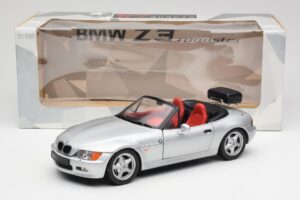 BMW Z3 Roadster Z Bagażnikiem Srebrny UT Models 1:18 20407 Metal — zdjęcie 8 z 8