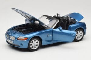 BMW Z4 E85 Niebieski Metallic Motormax 1:18 73144 Metal — zdjęcie 2 z 8