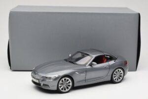 BMW Z4 E89 sDrive 35i Space Grey Metallic Kyosho 1:18 80432147085 Metal — zdjęcie 8 z 8