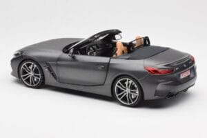 BMW Z4 G29 Szary Metallic Norev 1:18 183270 Metal — zdjęcie 7 z 8