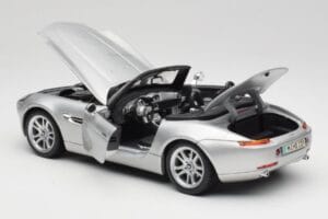 BMW Z8 E52 Titanium Silver Maisto 1:18 536896 Metal — zdjęcie 5 z 8