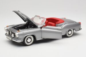 Borgward Isabella Kabriolet Srebrny Revell 1:18 8411 Metal — zdjęcie 2 z 8