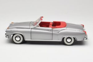 Borgward Isabella Kabriolet Srebrny Revell 1:18 8411 Metal — zdjęcie 4 z 8