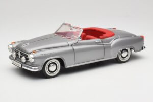 Borgward Isabella Kabriolet Srebrny Revell 1:18 8411 Metal