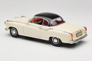 Borgward Isabella Coupe Biały Revell 1:18 8859 Metal — zdjęcie 7 z 8