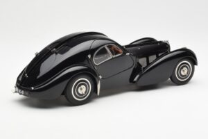 Bugatti 57SC Atlantic Czarny CMC 1:18 M-085 Metal — zdjęcie 2 z 6