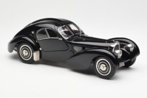 Bugatti 57SC Atlantic Czarny CMC 1:18 M-085 Metal — zdjęcie 4 z 6