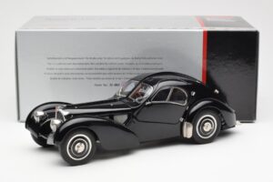 Bugatti 57SC Atlantic Czarny CMC 1:18 M-085 Metal — zdjęcie 6 z 6