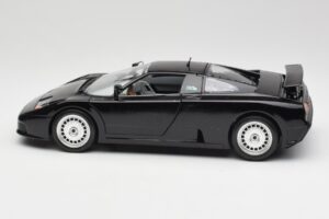 Bugatti EB110 Czarny Bburago 1:18 3055 Metal — zdjęcie 4 z 8