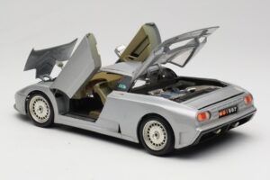 Bugatti EB110 Srebrny Bburago 1:18 3035-S Metal — zdjęcie 5 z 8