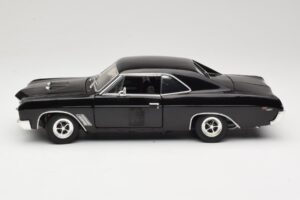 Buick GS 400 Czarny American Muscle 1:18 33086 Metal — zdjęcie 4 z 8