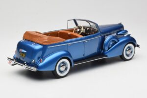 Buick Roadmaster 80-C Four Door Phaeton Blue Metallic BoS Models 1:18 BOS372 Żywica — zdjęcie 2 z 6