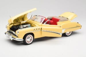 Buick Roadmaster Chrome Yellow Motormax 1:18 23124646-M17 Metal — zdjęcie 2 z 8