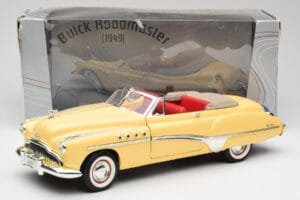 Buick Roadmaster Chrome Yellow Motormax 1:18 23124646-M17 Metal — zdjęcie 8 z 8