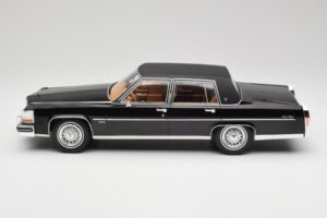 Cadillac Fleetwood Brougham Czarny MCG 1:18 MCG18250 Metal — zdjęcie 3 z 6