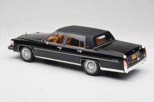 Cadillac Fleetwood Brougham Czarny MCG 1:18 MCG18250 Metal — zdjęcie 5 z 6