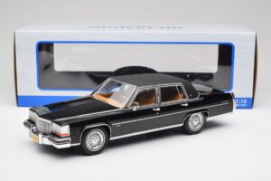 Cadillac Fleetwood Brougham Czarny MCG 1:18 MCG18250 Metal — zdjęcie 6 z 6