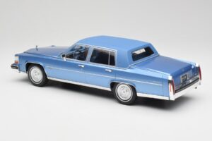 Cadillac Fleetwood Brougham Niebieski Metaliczny MCG 1:18 MCG18252 Metal — zdjęcie 5 z 6