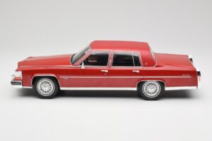 Cadillac Fleetwood Brougham Ciemnoczerwony Metaliczny MCG 1:18 MCG18251 Metal — zdjęcie 5 z 6