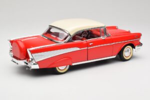 Chevrolet Bel Air Matador Czerwony & India Ivory Road Legends 1:18 92109 Metal — zdjęcie 3 z 8