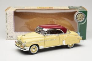 Chevrolet Bel Air Żółty & Czerwony Motormax 1:18 73111 Metal — zdjęcie 8 z 8