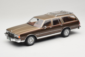 Chevrolet Caprice Estate Wagon Beige MCG 1:18 MCG18476 Metal