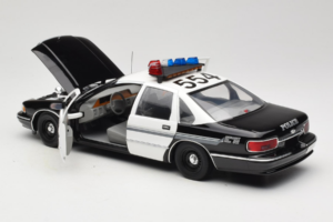 Chevrolet Caprice Glendale Policja UT Models 1:18 21026 Metal — zdjęcie 5 z 8