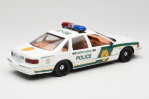 Chevrolet Caprice Metro Dade Policja UT Models 1:18 21024 Metal — zdjęcie 3 z 8