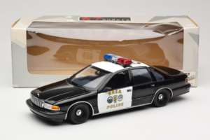 Chevrolet Caprice Kalifornia Policja UT Models 1:18 180142098 Metal — zdjęcie 8 z 8