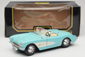 Chevrolet Corvette C1 Niebieski & Biały Bburago 1:18 3024-M2 Metal — zdjęcie 8 z 8