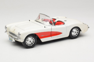 Chevrolet Corvette C1 Biały & Czerwony Bburago 1:18 3024-M3 Metal