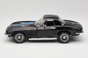 Chevrolet Corvette C2 Czarny American Muscle 1:18 AMM1099/06 Metal — zdjęcie 4 z 8