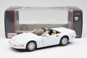 Chevrolet Corvette C4 Kabriolet Biały Maisto 1:18 32830 Metal — zdjęcie 8 z 8