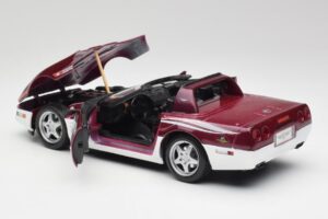 Chevrolet Corvette C4 Indy 500 Pace Car Maisto 1:18 56011 Metal — zdjęcie 5 z 8