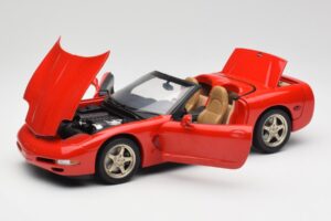 Chevrolet Corvette C5 Kabriolet Czerwony UT Models 1:18 21006 Metal — zdjęcie 2 z 8