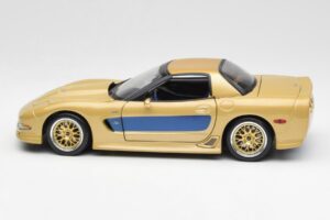 Chevrolet Corvette C5 Guldstrand Signature Edition Złoty Maisto 1:18 31657 Metal — zdjęcie 4 z 8