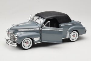 Chevrolet Deluxe Kabriolet z Miękkim Dachem Szary Eagles Race 1:18 7497276 Metal — zdjęcie 2 z 8