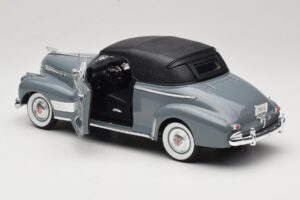 Chevrolet Deluxe Kabriolet z Miękkim Dachem Szary Eagles Race 1:18 7497276 Metal — zdjęcie 5 z 8