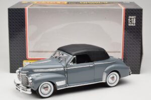 Chevrolet Deluxe Kabriolet z Miękkim Dachem Szary Eagles Race 1:18 7497276 Metal — zdjęcie 8 z 8