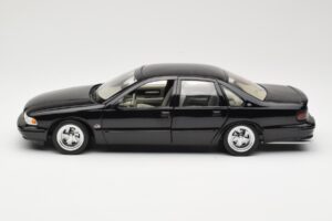 Chevrolet Impala SS Czarny AUTOart 1:18 71091 Metal — zdjęcie 4 z 8