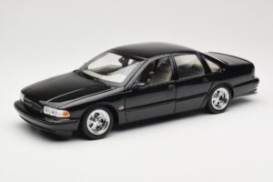 Chevrolet Impala SS Czarny AUTOart 1:18 71091 Metal