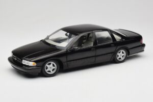 Chevrolet Impala SS Czarny UT Models 1:18 21031 Metal
