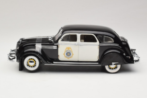 Chrysler Airflow Radiowóz Policyjny Signature Models 1:18 CCSM01 Metal — zdjęcie 3 z 6