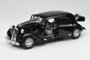 Citroen 15CV 6 Cyl Czarny Maisto 1:18 31821 Metal — zdjęcie 2 z 8
