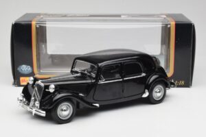 Citroen 15CV 6 Cyl Czarny Maisto 1:18 31821 Metal — zdjęcie 8 z 8