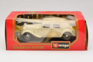 Citroen 15CV Traction Avant Beżowy Bburago 1:24 1501-B1 Metal