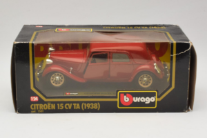 Citroen 15CV TA Czerwony Bburago 1:24 1501 Metal