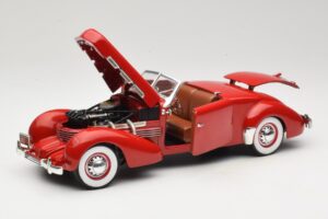 Cord 812 Kabriolet Czerwony American Muscle 1:18 32158 Metal — zdjęcie 2 z 8