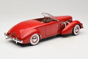 Cord 812 Kabriolet Czerwony American Muscle 1:18 32158 Metal — zdjęcie 3 z 8
