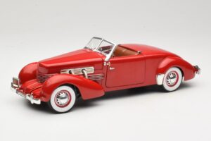 Cord 812 Kabriolet Czerwony American Muscle 1:18 32158 Metal